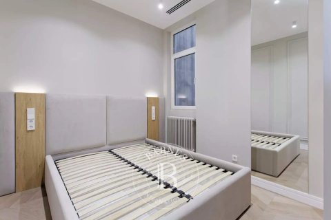 3 bedrooms apartment for sale in Eixample, Barcelona, Catalonia, Spain № 2473 - photo 25