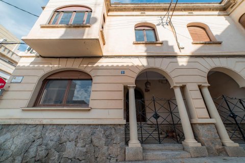 6 bedrooms townhouse for sale in El Masnou, Barcelona, Catalonia, Spain № 1652 - photo 3