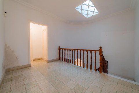 6 bedrooms townhouse for sale in El Masnou, Barcelona, Catalonia, Spain № 1652 - photo 25