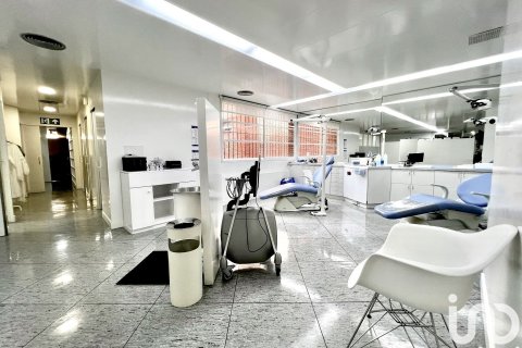 1 bedroom commercial property for sale in Barcelona, Catalonia, Spain № 8408 - photo 8