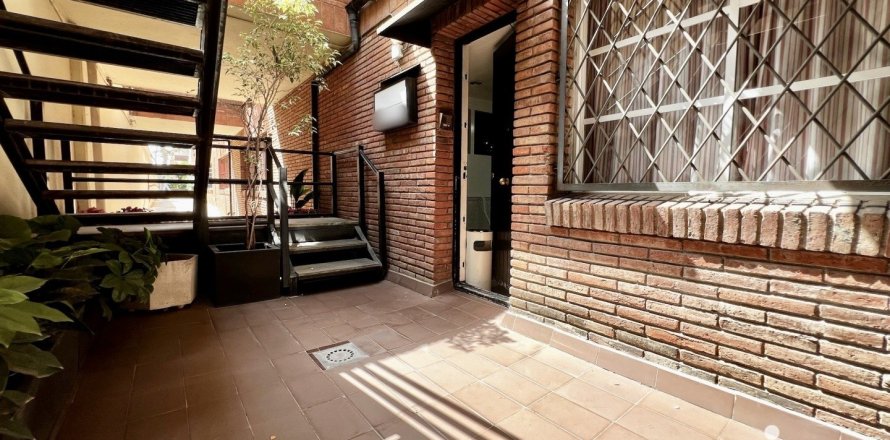 1 bedroom commercial property for sale in Barcelona, Catalonia, Spain № 8408