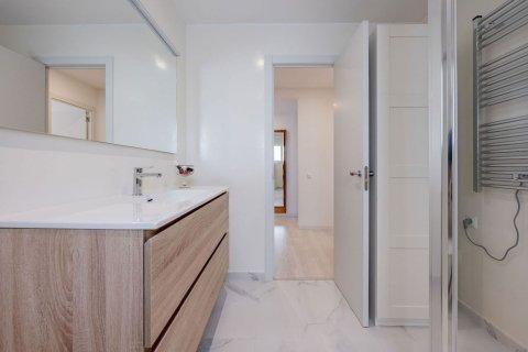 2 bedrooms apartment for sale in Barcelona, Catalonia, Spain № 8446 - photo 4