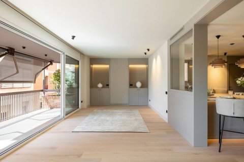 5 bedrooms apartment for sale in Barcelona, Catalonia, Spain № 8440 - photo 4