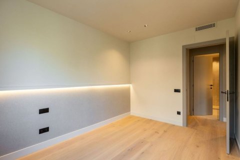 5 bedrooms apartment for sale in Barcelona, Catalonia, Spain № 8440 - photo 25