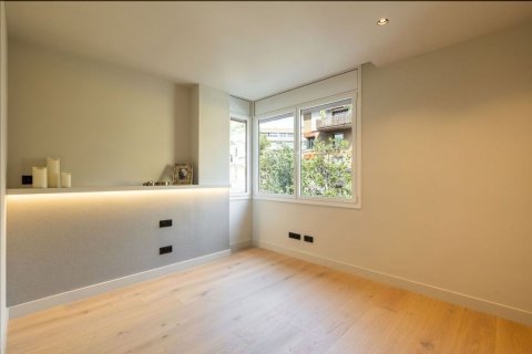 5 bedrooms apartment for sale in Barcelona, Catalonia, Spain № 8440 - photo 22
