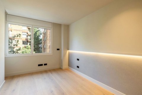 5 bedrooms apartment for sale in Barcelona, Catalonia, Spain № 8440 - photo 24