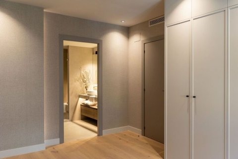 5 bedrooms apartment for sale in Barcelona, Catalonia, Spain № 8440 - photo 28