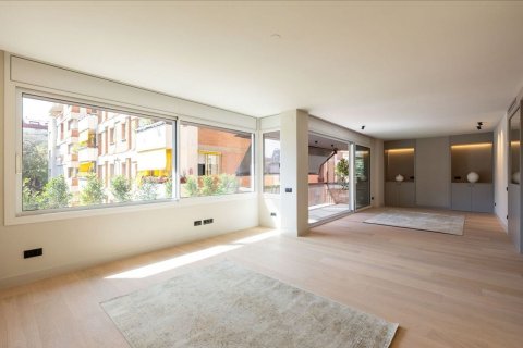 5 bedrooms apartment for sale in Barcelona, Catalonia, Spain № 8440