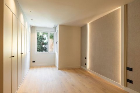 5 bedrooms apartment for sale in Barcelona, Catalonia, Spain № 8440 - photo 26