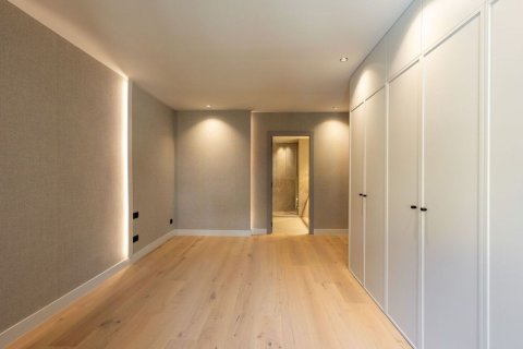 5 bedrooms apartment for sale in Barcelona, Catalonia, Spain № 8440 - photo 27