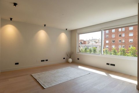 5 bedrooms apartment for sale in Barcelona, Catalonia, Spain № 8440 - photo 16