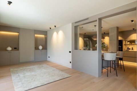 5 bedrooms apartment for sale in Barcelona, Catalonia, Spain № 8440 - photo 8