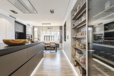 Купить квартиру в Барселона, Испания с 3 спальни, 263м², № 8507 - фото 10