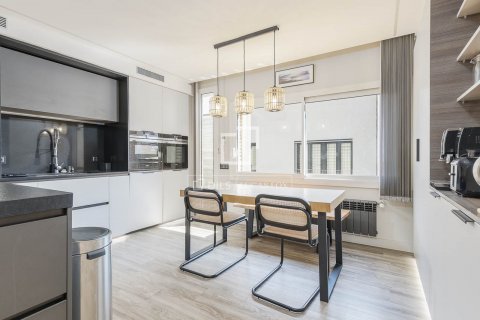 Купить квартиру в Барселона, Испания с 3 спальни, 263м², № 8507 - фото 13