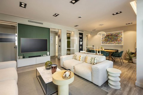 Купить квартиру в Барселона, Испания с 3 спальни, 263м², № 8507 - фото 2