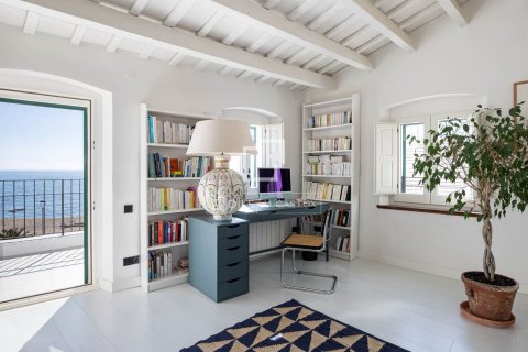 7 bedrooms villa for rent in Caldes d'Estrac, Barcelona, Catalonia, Spain № 8512 - photo 6