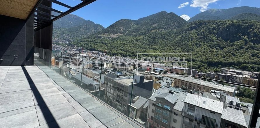 5 bedrooms apartment for rent in Principado De Andorra (Ninguna Poblacion Tiene C.P.), Lleida, Catalonia, Spain № 6125