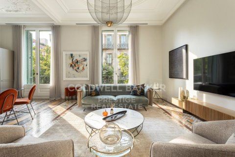 3 bedrooms apartment for rent in Barcelona, Catalonia, Spain № 6123 - photo 2
