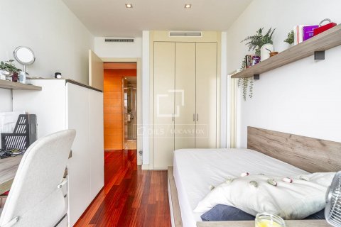 4 bedrooms apartment for sale in Barcelona, Catalonia, Spain № 8601 - photo 16