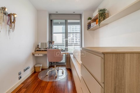 4 bedrooms apartment for sale in Barcelona, Catalonia, Spain № 8601 - photo 25