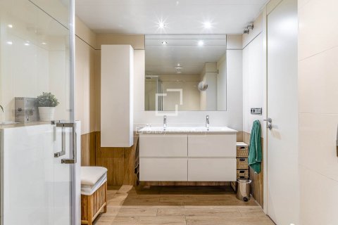4 bedrooms apartment for sale in Barcelona, Catalonia, Spain № 8601 - photo 30