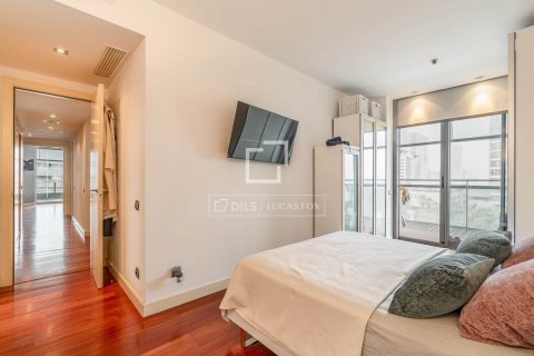 4 bedrooms apartment for sale in Barcelona, Catalonia, Spain № 8601 - photo 22