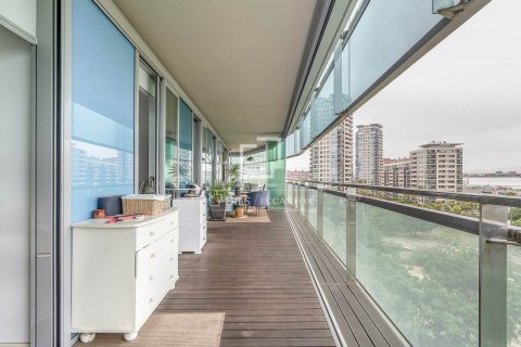 4 bedrooms apartment for sale in Barcelona, Catalonia, Spain № 8601 - photo 9