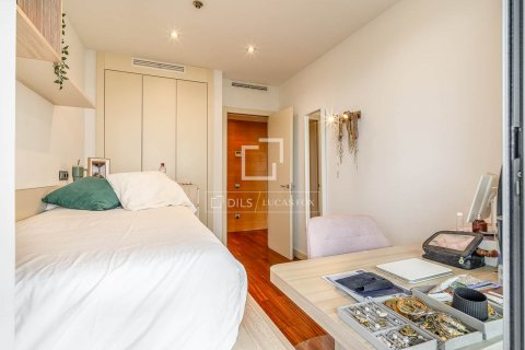 4 bedrooms apartment for sale in Barcelona, Catalonia, Spain № 8601 - photo 18
