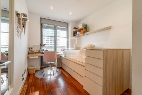 4 bedrooms apartment for sale in Barcelona, Catalonia, Spain № 8601 - photo 24
