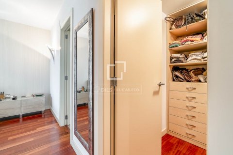 4 bedrooms apartment for sale in Barcelona, Catalonia, Spain № 8601 - photo 27