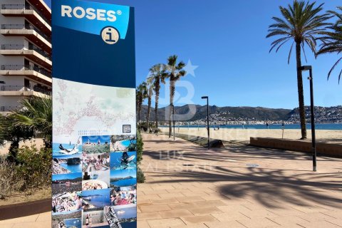 316 m² commercial property à vendre à Roses, Girona, Catalonia, Spain № 5692