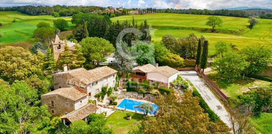 6 bedrooms house for sale in Girona, Catalonia, Spain № 5900