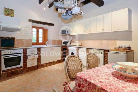 6 bedrooms house for sale in Girona, Catalonia, Spain № 5900 - photo 8