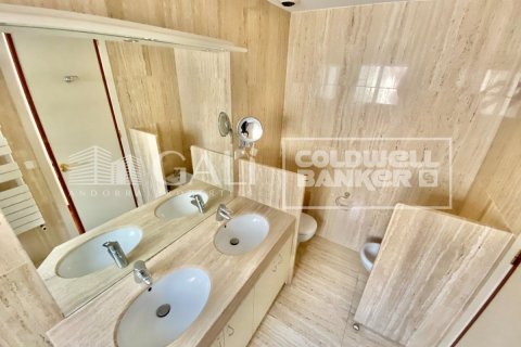 4 bedrooms penthouse for rent in Principado De Andorra (Ninguna Poblacion Tiene C.P.), Lleida, Catalonia, Spain № 7680 - photo 10