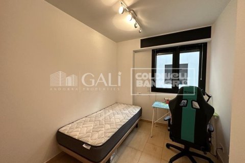 2 bedrooms apartment for rent in Principado De Andorra (Ninguna Poblacion Tiene C.P.), Lleida, Catalonia, Spain № 7683 - photo 8