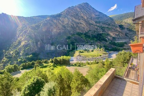 2 bedrooms apartment for rent in Principado De Andorra (Ninguna Poblacion Tiene C.P.), Lleida, Catalonia, Spain № 7679 - photo 3