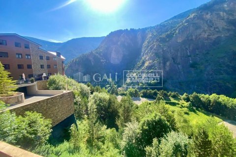 2 bedrooms apartment for rent in Principado De Andorra (Ninguna Poblacion Tiene C.P.), Lleida, Catalonia, Spain № 7679 - photo 4