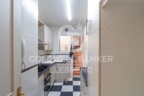Apartamento de 2 dormitorios en venta en Barcelona, Cataluña, Spain № 7678 - foto 15