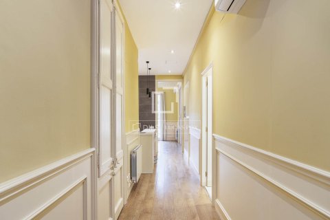 Купить квартиру в Барселона, Испания с 2 спальни, 71м², № 3952 - фото 17