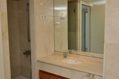 Купить квартиру в Барселона, Испания с 5 комнат, 141м², № 7620 - фото 17