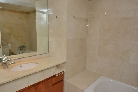 Купить квартиру в Барселона, Испания с 5 комнат, 141м², № 7620 - фото 16