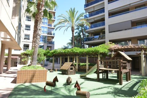 Купить квартиру в Барселона, Испания с 5 комнат, 141м², № 7620 - фото 27