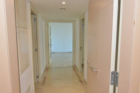 Купить квартиру в Барселона, Испания с 5 комнат, 141м², № 7620 - фото 7