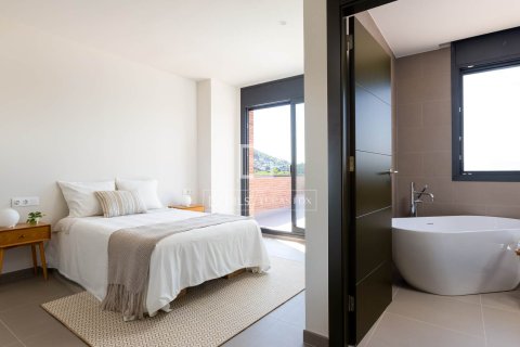 Купить виллу в Вальроманес, Испания с 3 спальни, 336м², № 4495 - фото 5
