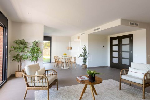 Купить виллу в Вальроманес, Испания с 3 спальни, 336м², № 4495 - фото 3
