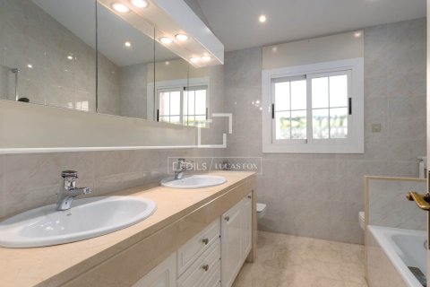7 bedrooms villa for sale in Vilassar de Dalt, Barcelona, Catalonia, Spain № 4500 - photo 13