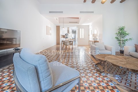 3 bedrooms apartment for sale in Barcelona, Catalonia, Spain № 5666 - photo 2