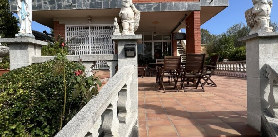 Сasa de 3 dormitorios en venta en Olesa de Bonesvalls, Barcelona, Cataluña, Spain № 8936