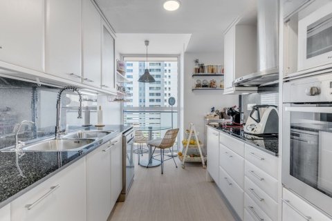 Apartamento de 4 dormitorios en venta en Barcelona, Cataluña, Spain № 7283 - foto 19