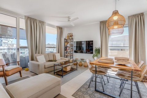 Apartamento de 4 dormitorios en venta en Barcelona, Cataluña, Spain № 7283 - foto 24